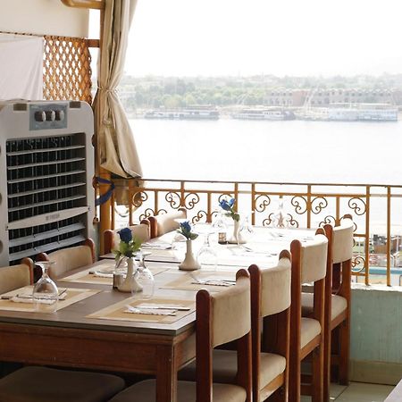 Merry Land Hotel & Roof Top Nile Restaurant Luxor Exterior photo