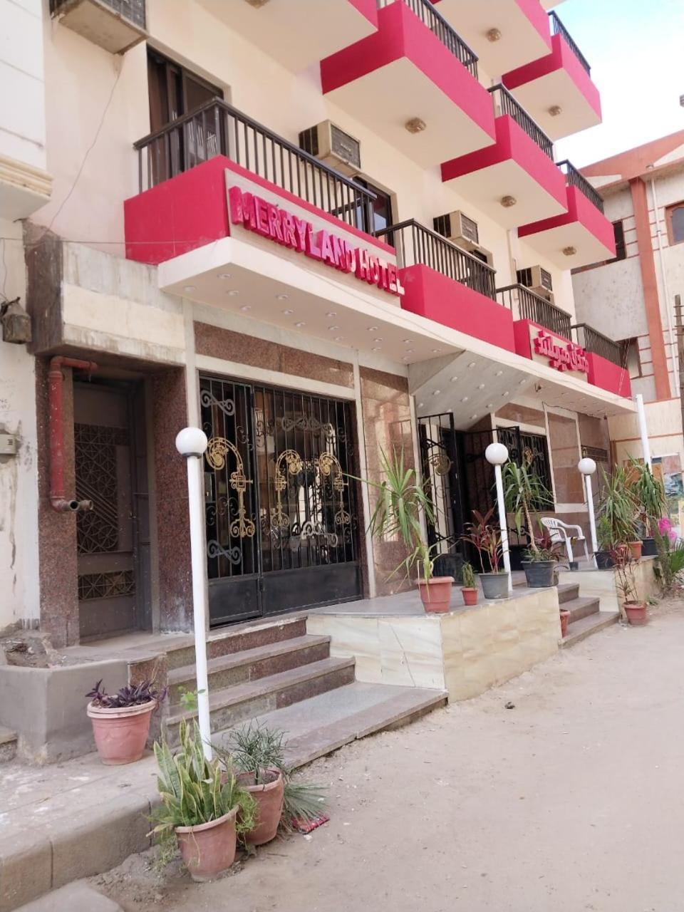 Merry Land Hotel & Roof Top Nile Restaurant Luxor Exterior photo